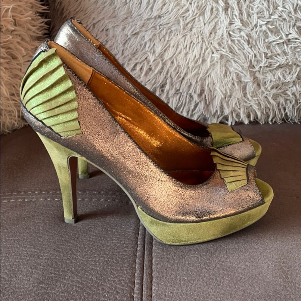 POETIC LICENCE Green & Silver Peep Toe Heels Size 8.5 (39.5 EUR)